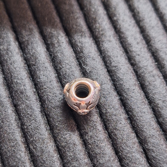 Pandora Charm - Snowflake - Picture 3 of 3